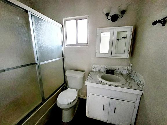 4th image of 5021 Auburn Ave APT 1