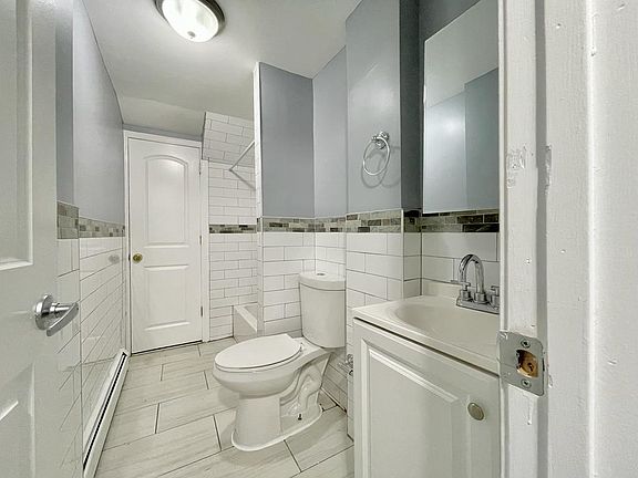 2nd image of 143 Duncan Ave #Bb