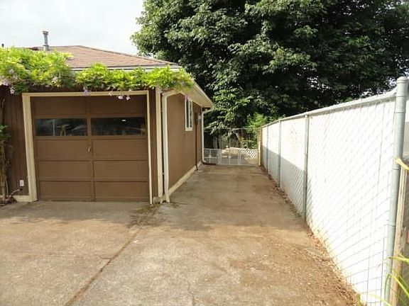 3rd image of 11240 S Parkland Ct