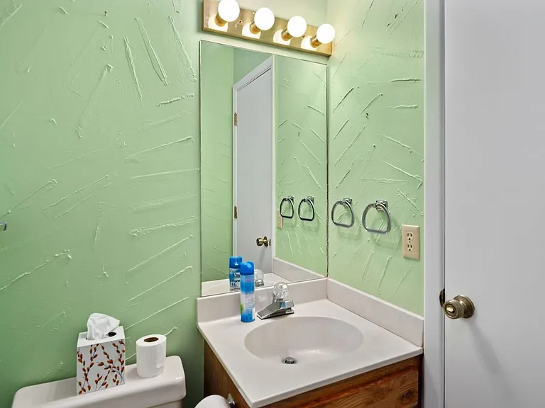 107 Niblic Ct — Photo 12