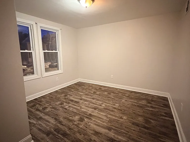 469 Alden St #1 — Photo 3