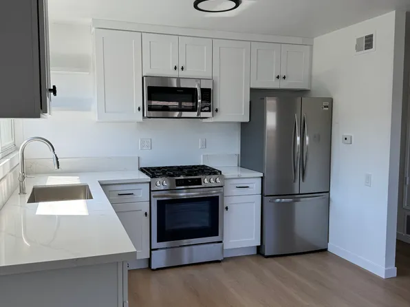 2232 Joana Dr APT D, Santa Ana, CA 92705