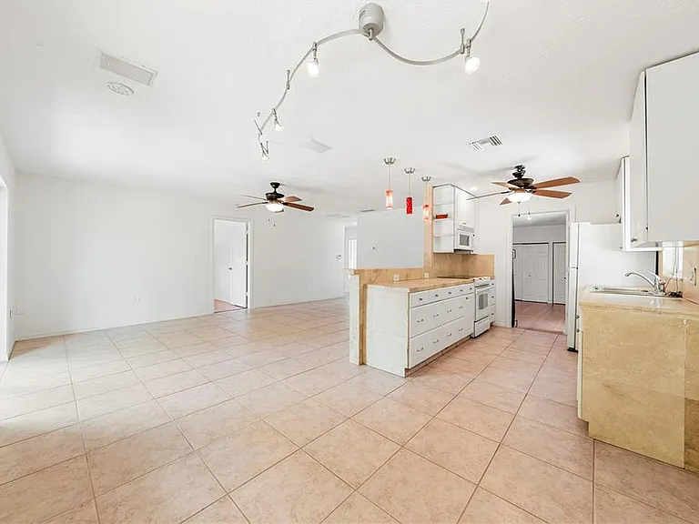 3709 Alden Way — Photo 11