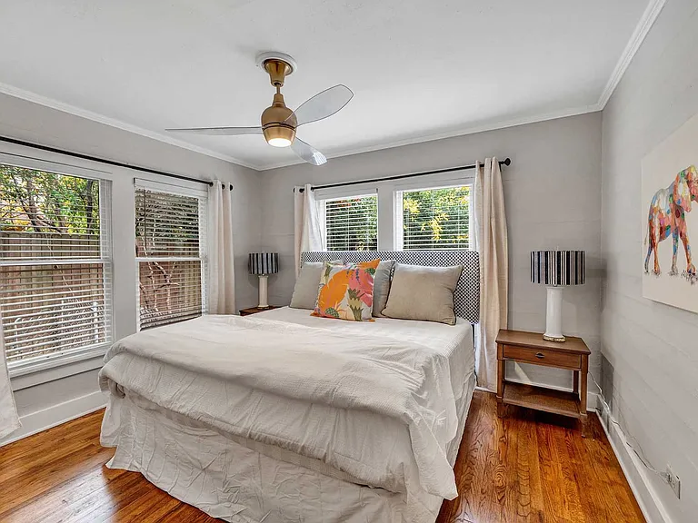 606 W Dobbs St — Photo 10
