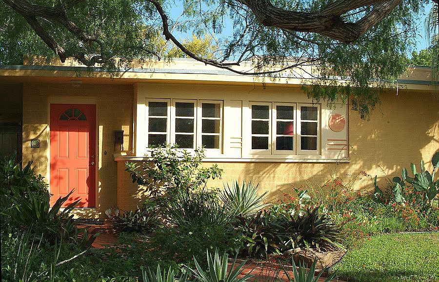 1st image of 338 Primrose Dr