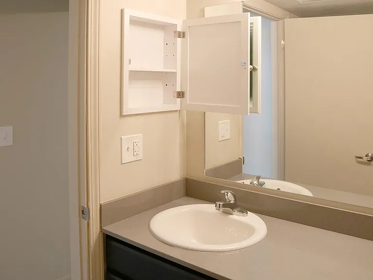 The Uptowne Apartments — Photo 33