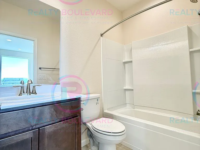 1019 Middle Gate Rd — Photo 16