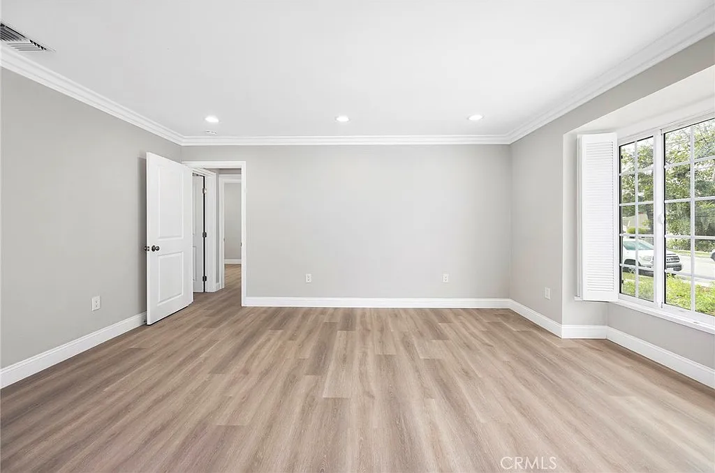 2 bed, 823 sqft, $3,195 — Photo 2