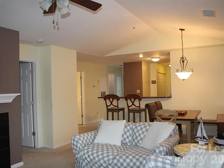 763 Southwest Dr — Photo 9