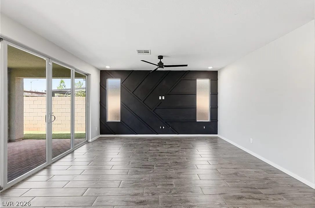 4 bed, 3.0 bath, 2587 sqft, $2,720 — Photo 4