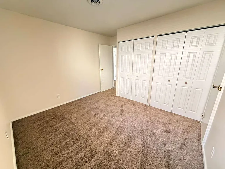 736 W Northgate Pkwy — Photo 4