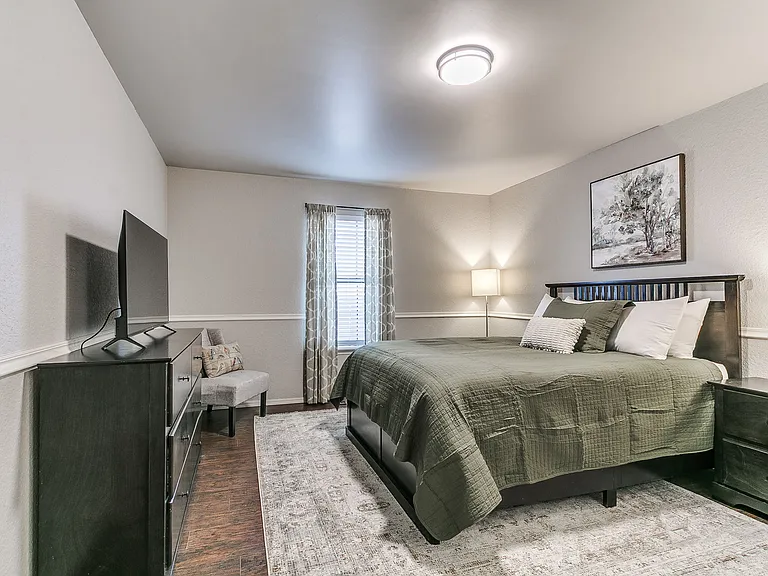 1700 Whispering Creek Dr — Photo 4