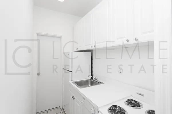 Rented by LC Lemle Real Estate Group | media 6