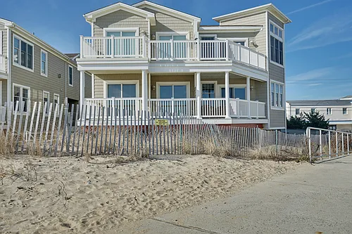 209 Beachfront #1 Photo 1