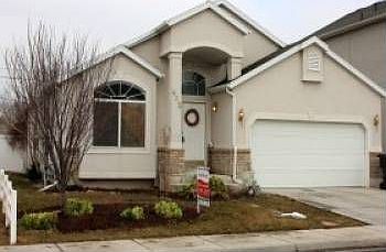 1st image of 425 Stephie Marie Ln