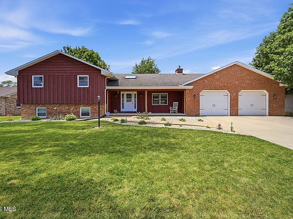 4th image of 578 N Angela Dr