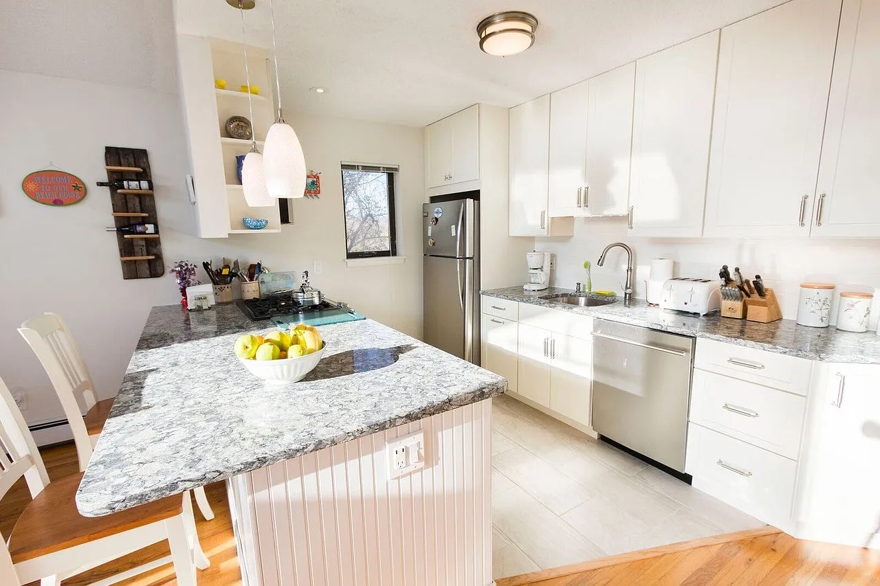 3 Bedroom Montauk Ranch — Photo 3