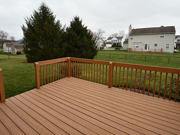 3rd image of 8435 Smithfield Ln