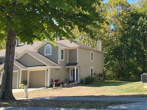 2nd image of 6004 NE Moonstone Dr