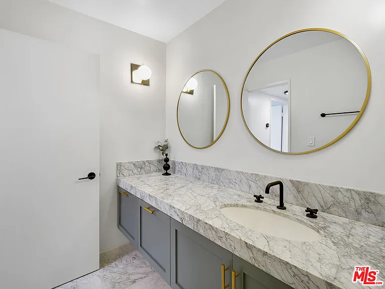 1134 Alta Loma Rd #203 — Photo 22