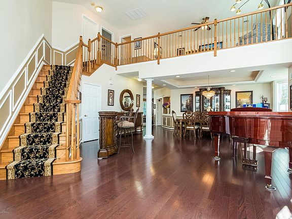 5th image of 162 Enclave Blvd