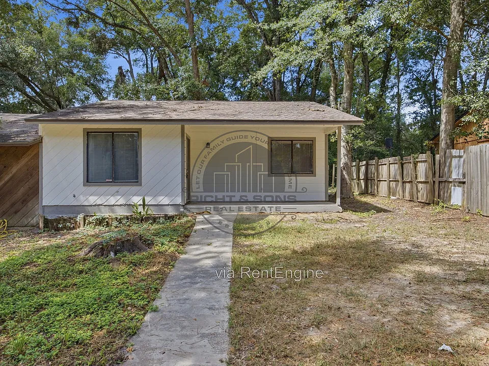 1824 Seay Ct