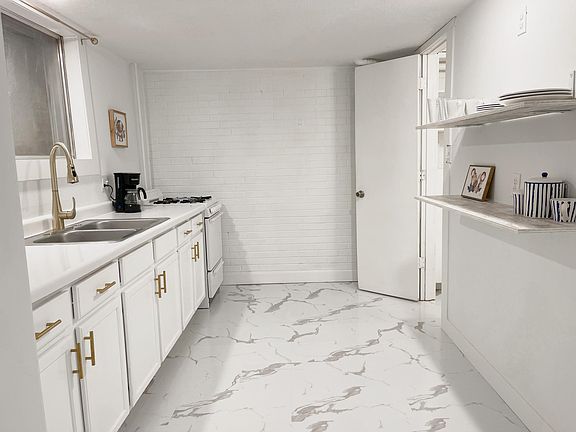 4th image of 1336 23rd St #6