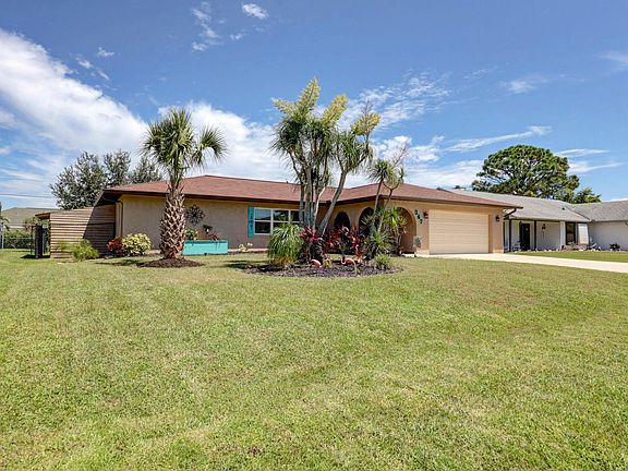 Home For Sale In Port Saint Lucie