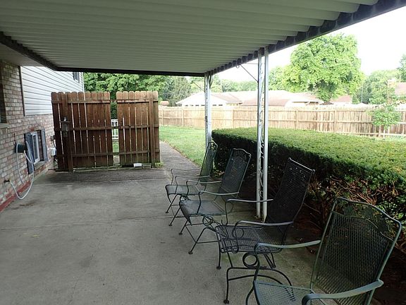 3rd image of 1318 Dalton Ct