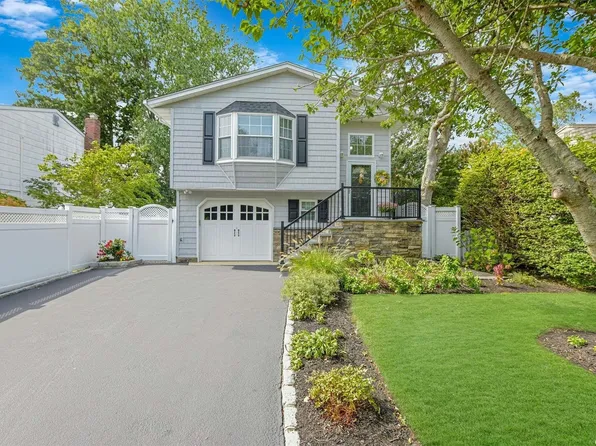 226 Barrett Avenue, Bayport, NY 11705