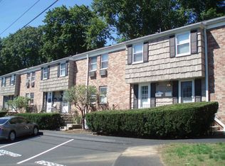 32 Weed Hill Ave, Stamford, CT 06907