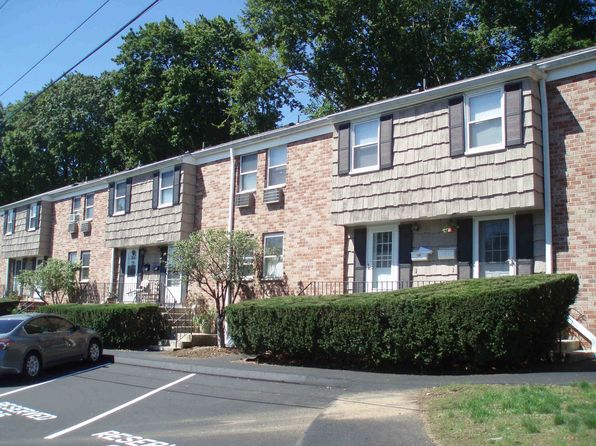 32 Weed Hill Ave