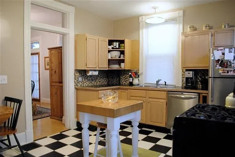 404 Stanley Ave — Photo 11