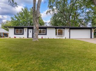 4 Circle Ct, Montgomery, IL 60538