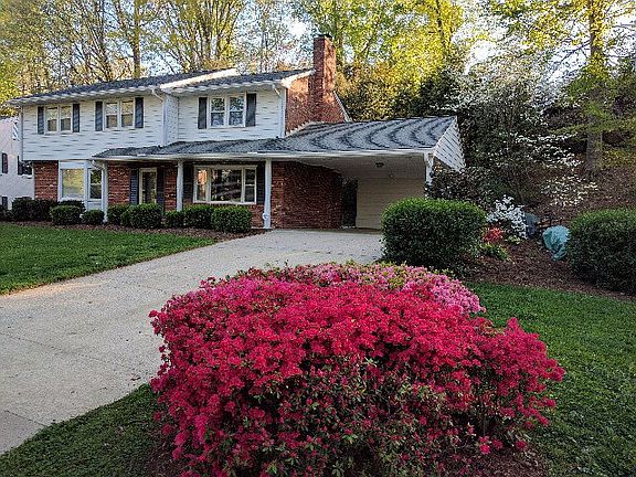 2nd image of 418 Linden Pl