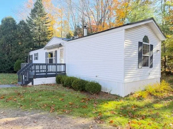 8 Brousseau Dr, Old Orchard Beach, ME 04064
