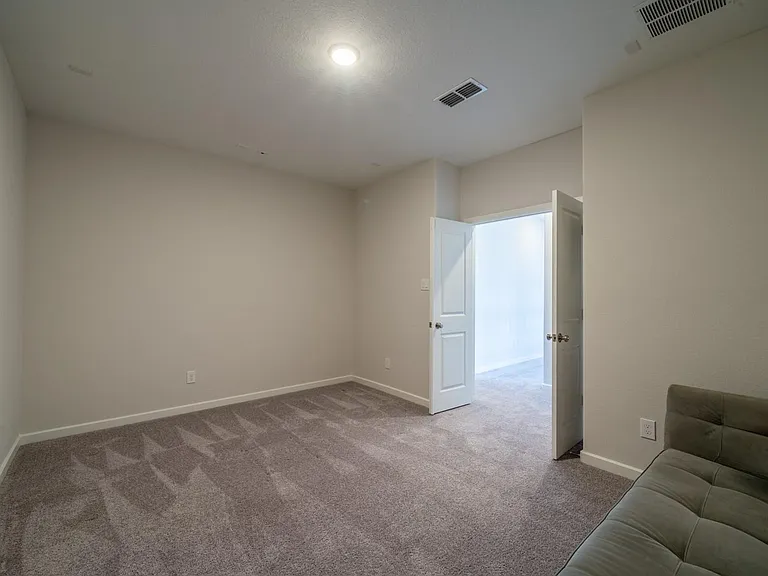 4706 Llano Loop — Photo 33