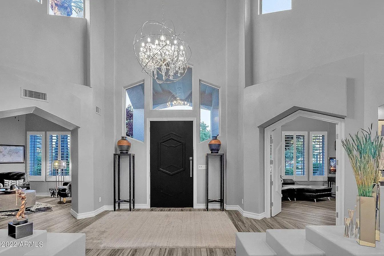 5 bed, 5017 sqft, $7,900 — Photo 4