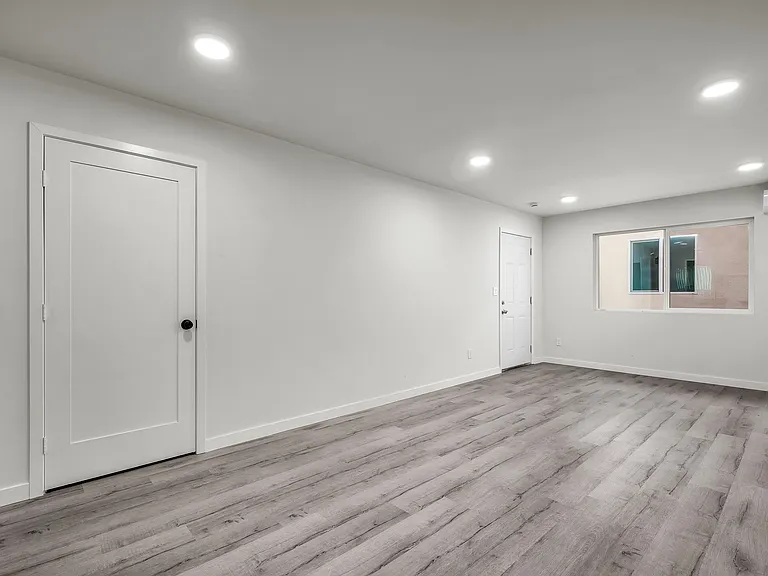5844 Denver Ave #A — Photo 3