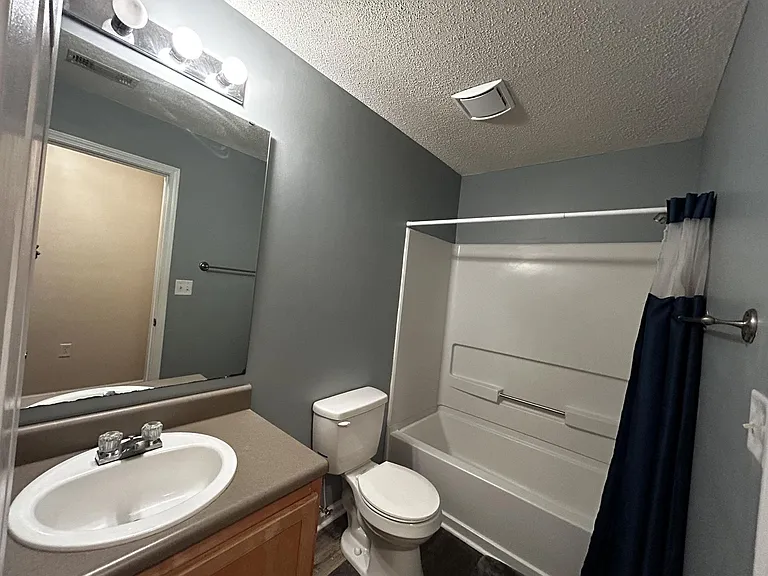1121 Harts Ridge Dr — Photo 11
