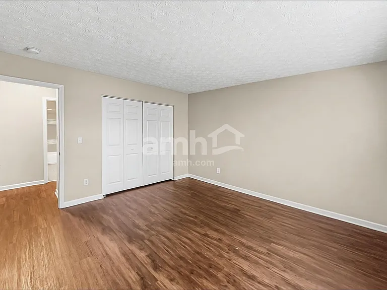 340 Evergreen Cir — Photo 17