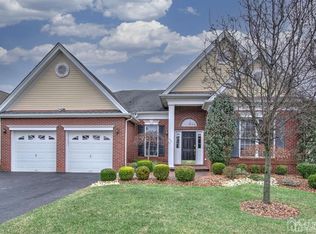 5 Crooked Stick Pl, Monroe Township, NJ 08831