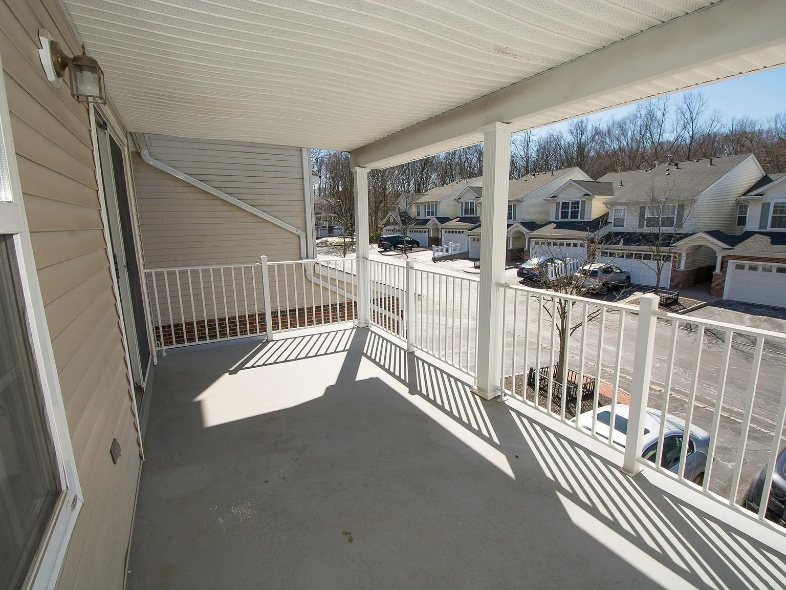2 bed, 2.5 bath, 1352 sqft, $3,450 — Photo 2