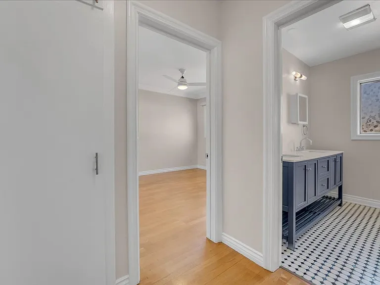 11661 Erwin St #15 — Photo 8