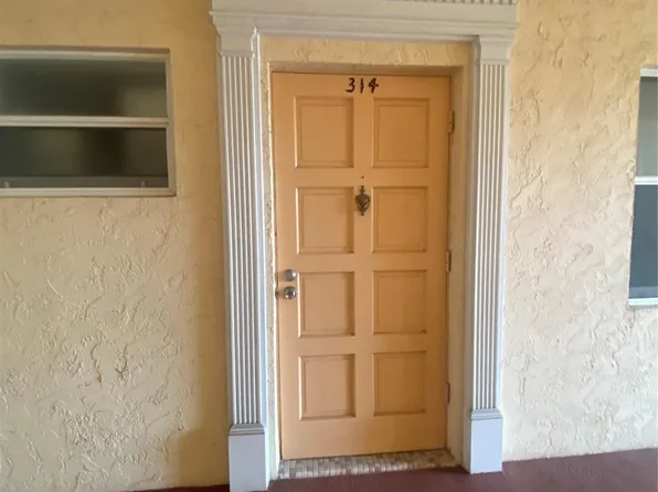 4191 NW 41st Street #314, Lauderdale Lakes, FL 33319