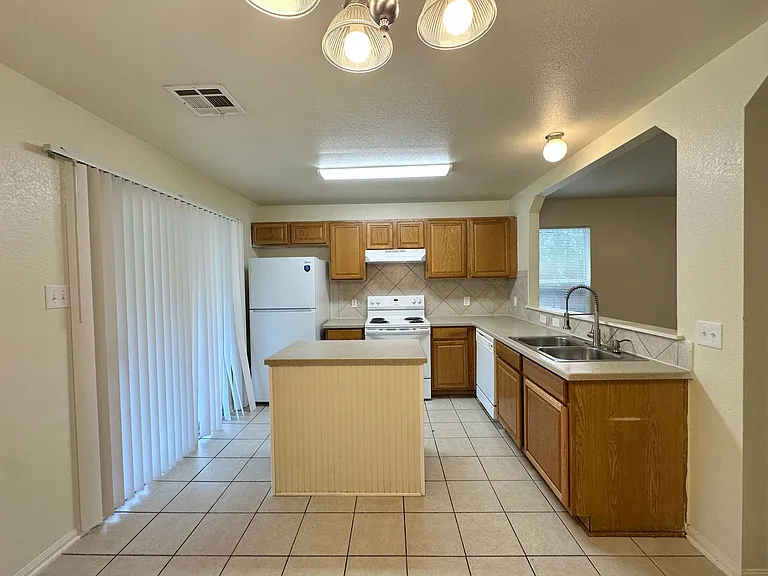 2602 John Porter Dr — Photo 8