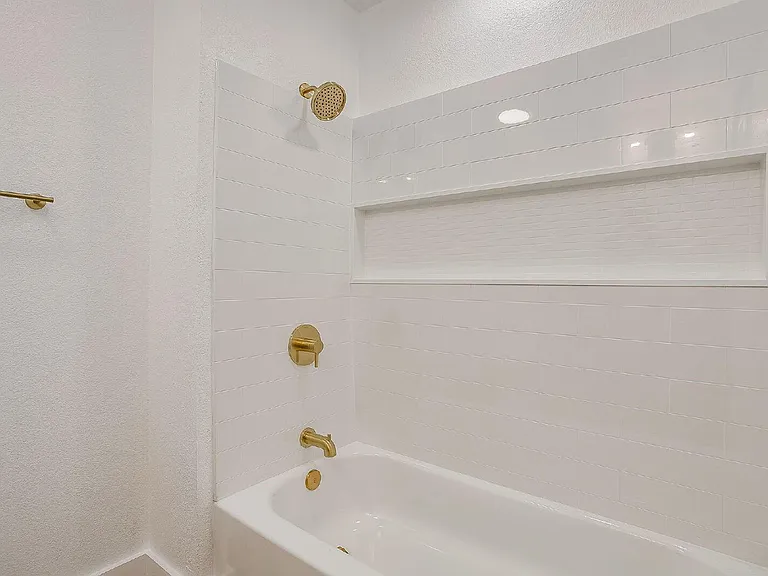 521 Mesquite Ave N — Photo 25