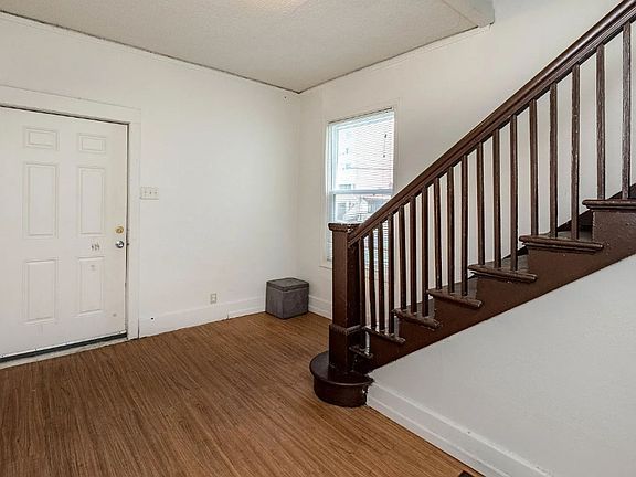 2nd image of 213 Waugh St