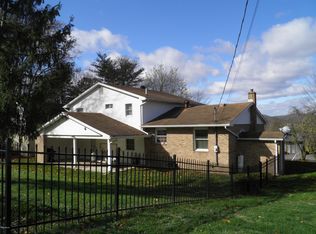 15 Swartz Ln, Lock Haven, PA 17745
