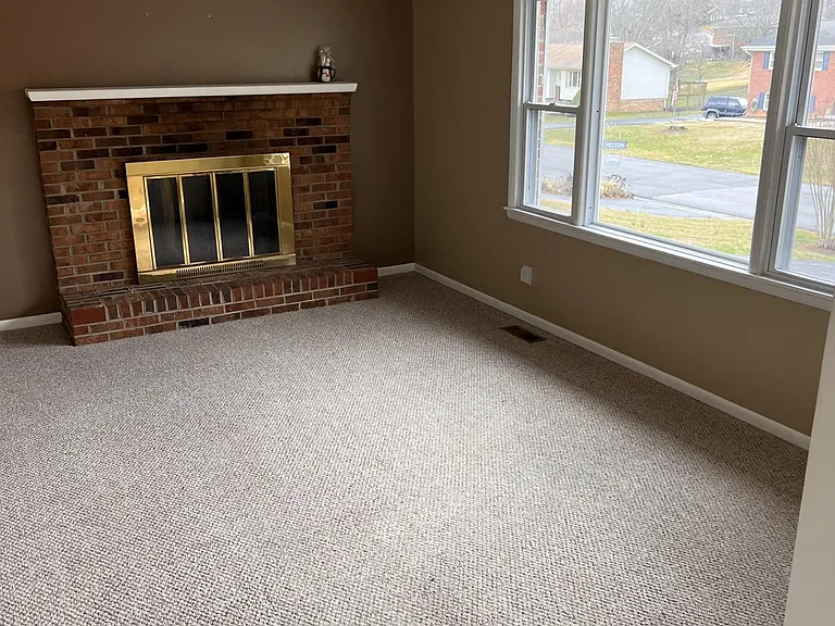 198 Milburn Dr — Photo 12